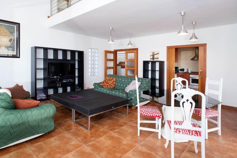 Villa Yaco Lloret de Mar Bagian luar foto