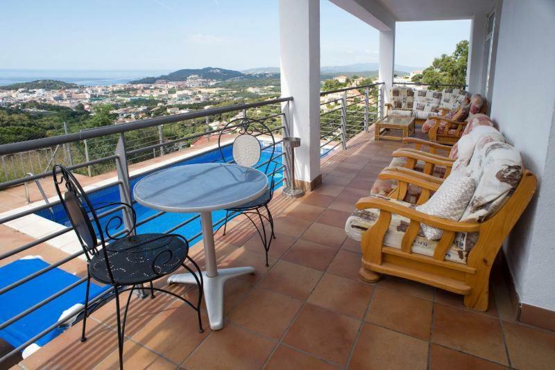 Villa Yaco Lloret de Mar Bagian luar foto